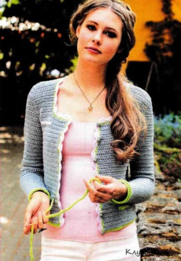 Step-by-Step Guide on How to Crochet a Stylish Woolen Jacket with Pockets
