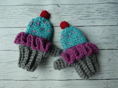 ​Toddler Cupcake Crochet Mittens