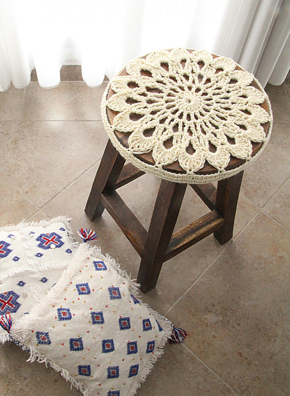 ​Crochet Mandala Type Stool Cover