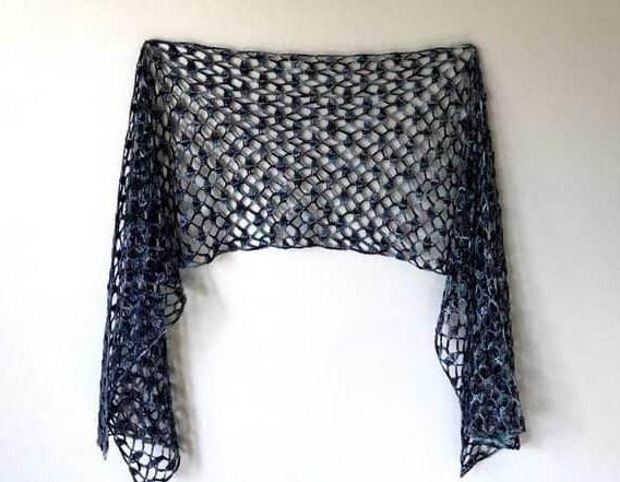 Delicate crocher scarf