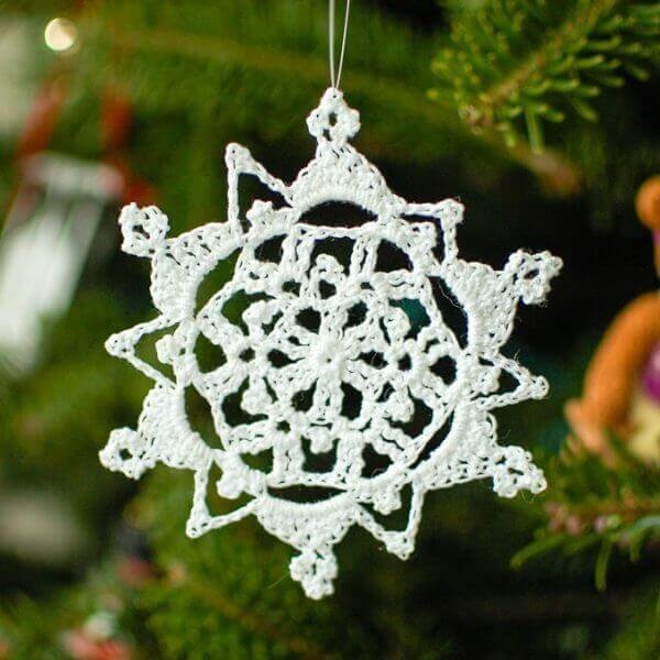 ​Lacy Snowflake Crochet Pattern