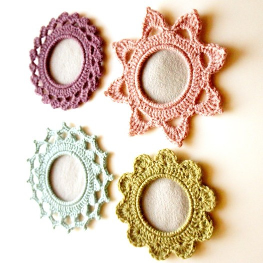 Crochet photo frames