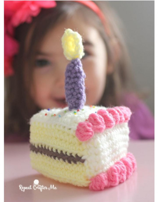 crochet slice of birthday cake