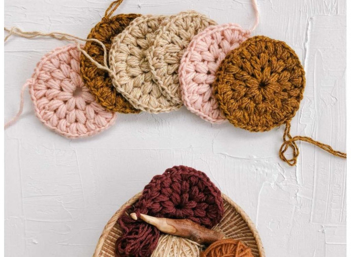 Cozy and Warm Blankets: A Complete Guide to Making Puff Stitch Circles Cozy and Warm Blankets: A Complete Guide to Making Puff Stitch Circles