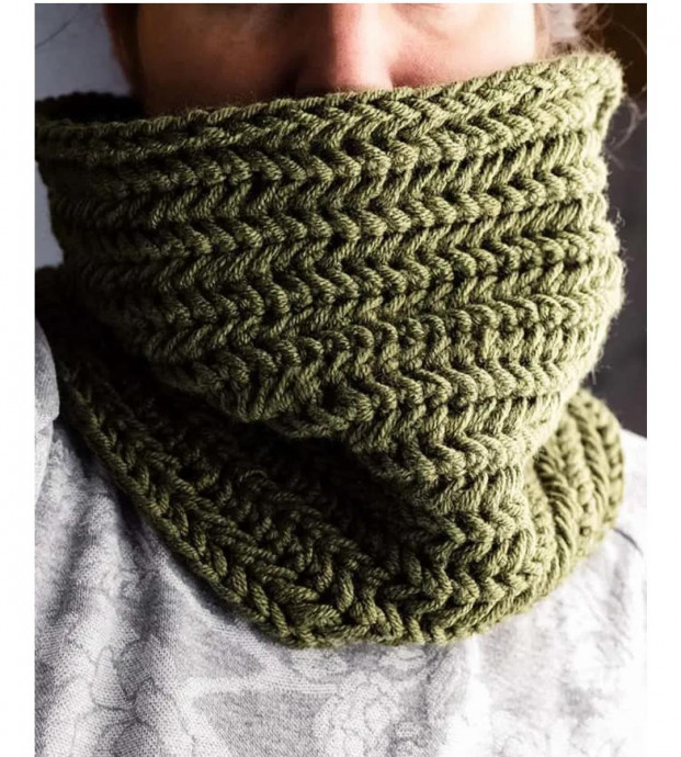 Stay Stylish in Winter with a Cozy Crotchet Cowl: A DIY Guide Stay Stylish in Winter with a Cozy Crotchet Cowl: A DIY Guide