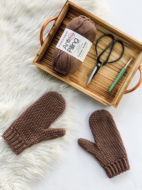 Adorable Crochet Mitts: A Perfect Accessory for Spring Weather