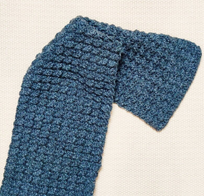 Minimalistic scarf pattern