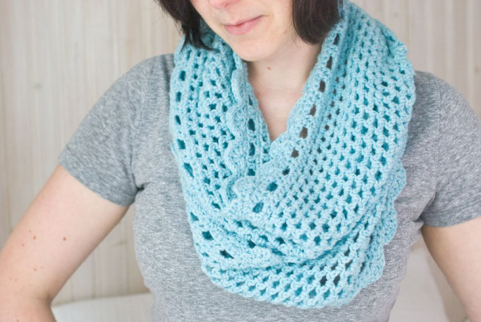 Super simple infinity scarf
