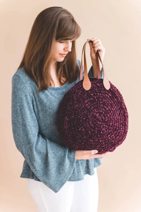 Create Your Own Cozy Crochet Velvet Tote Bag for Winter Create Your Own Cozy Crochet Velvet Tote Bag for Winter