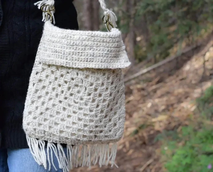 Create a Stunning Boho Fringe Granny Square Crochet Purse in Simple Steps Create a Stunning Boho Fringe Granny Square Crochet Purse in Simple Steps
