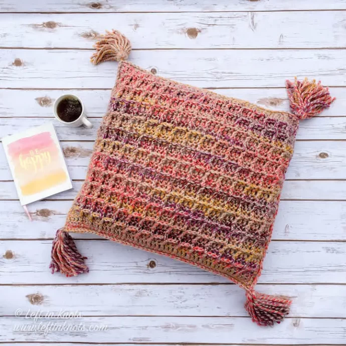 Waffle Stitch Throw Pillow – Free Crochet Pattern