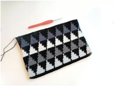 Create a Stunning Crochet Clutch: A Stylish and Functional Accessory for Everyday Use Create a Stunning Crochet Clutch: A Stylish and Functional Accessory for Everyday Use