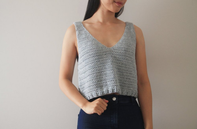 Lightweight Crochet Shirt: A Comfortable and Stylish Summer Essential Lightweight Crochet Shirt: A Comfortable and Stylish Summer Essential