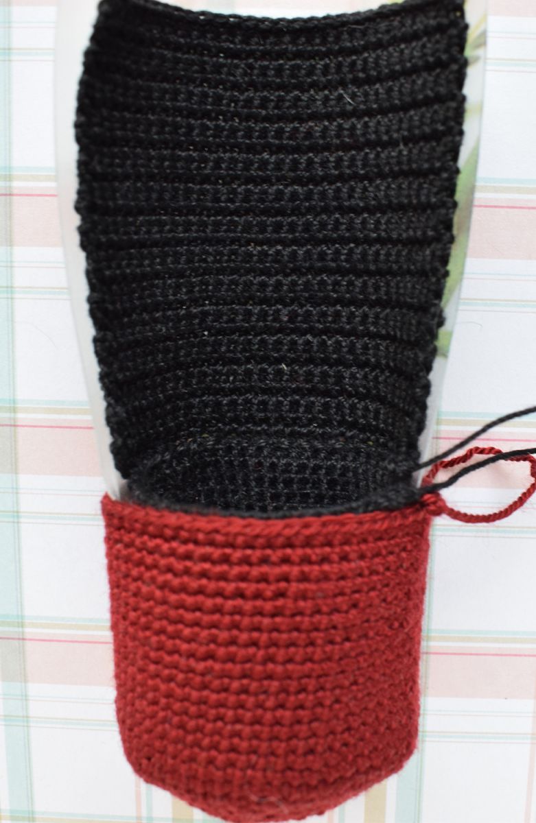 How to Create a Delightful Crochet Freak Pin Cushion Amigurumi: A Step-by-Step Guide