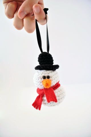 Create Adorable Crochet Snowman Ornaments for Your Holiday Decor