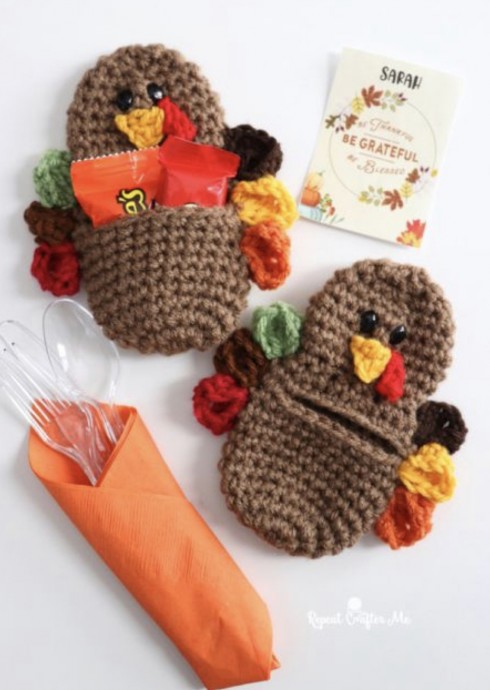 Crochet Thanksgiving Turkey Pocket Pouches (Free Pattern)