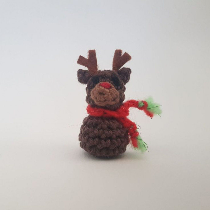 Delightful Tiny Crocheted Reindeer Craft: Perfect for the Holiday Season Delightful Tiny Crocheted Reindeer Craft: Perfect for the Holiday Season