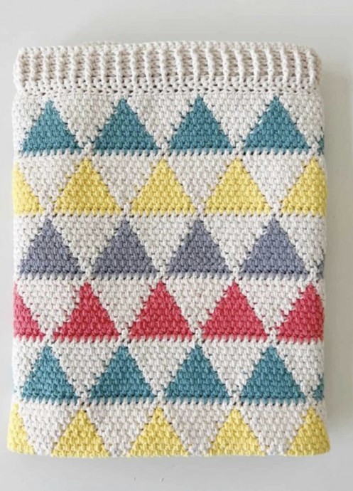 Crochet Colorful Triangles Baby Blanket - A Vibrant and Artistic Project for Your Nursery Crochet Colorful Triangles Baby Blanket - A Vibrant and Artistic Project for Your Nursery