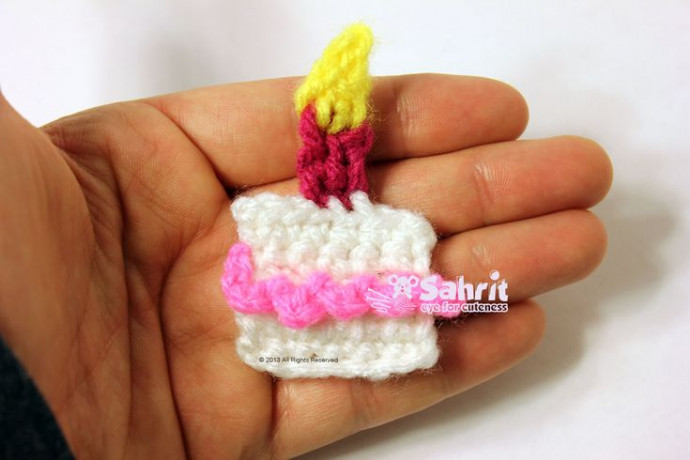 Create Adorable Crochet Mini Cake Appliqués for Your Handmade Projects Create Adorable Crochet Mini Cake Appliqués for Your Handmade Projects