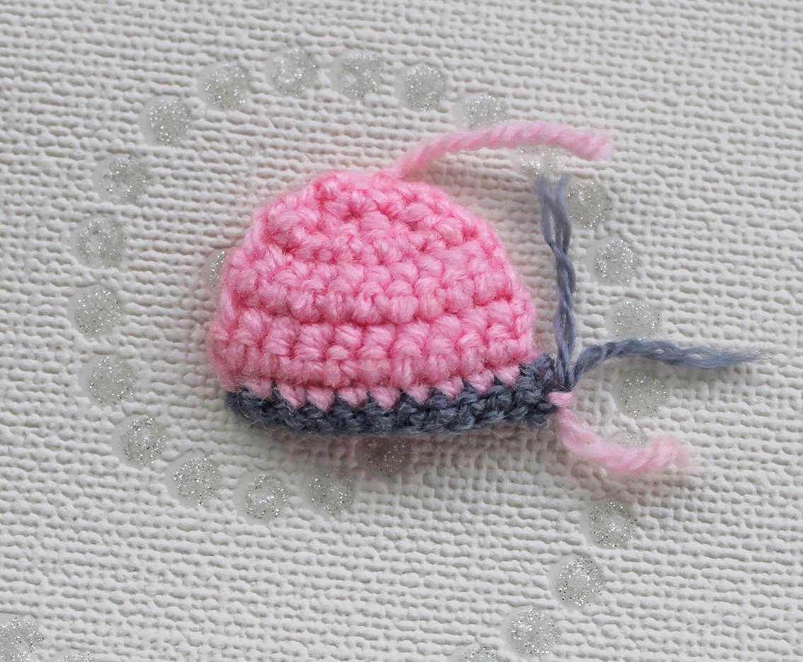 Crochet Keychain Slippers: Step-by-Step Guide with Materials and Instructions