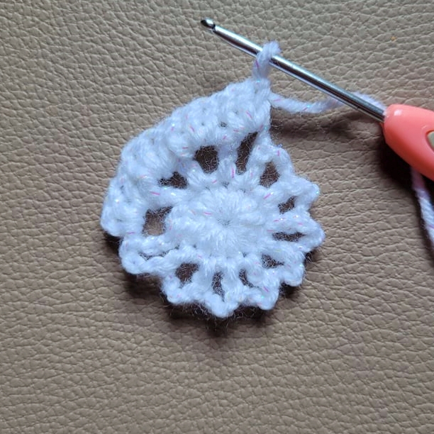 Create Beautiful Crochet Snowflakes: A Winter Craft Guide for Everyone