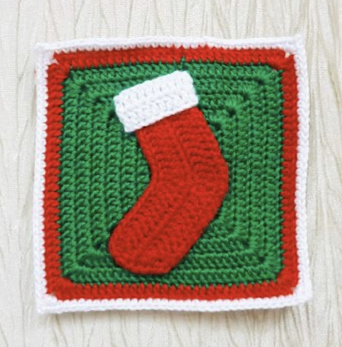 Crochet Christmas Stocking Granny Square (Free Pattern)