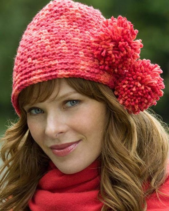 Create Your Own Stylish Crochet Pompom Cloche Hat with This Unique Pattern