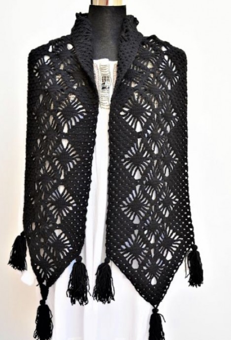 Discover the Elegance of the Crochet Black Widow Scarf: A Perfect Accessory for Every Wardrobe