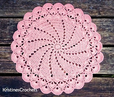 Create a Beautiful Crochet Shells & Swirls Doily Placemat – Easy Pattern for Beginners