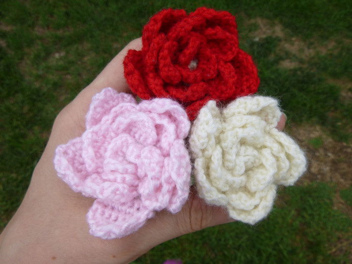 Create Stunning Crocheted Roses: A Step-by-Step Guide for Beginners and Experts Alike Create Stunning Crocheted Roses: A Step-by-Step Guide for Beginners and Experts Alike
