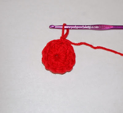 Creative Guide to Crocheting a Charming 6-Petal Flower with Simple Steps