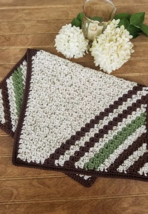 Luxurious Striped Hand Towel Project for Your Bathroom - Easy Crochet Pattern Luxurious Striped Hand Towel Project for Your Bathroom - Easy Crochet Pattern