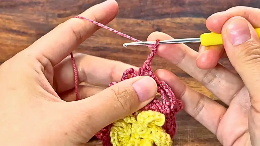 Create Beautiful Crochet Frangipani Flower Granny Squares: A Step-by-Step Guide