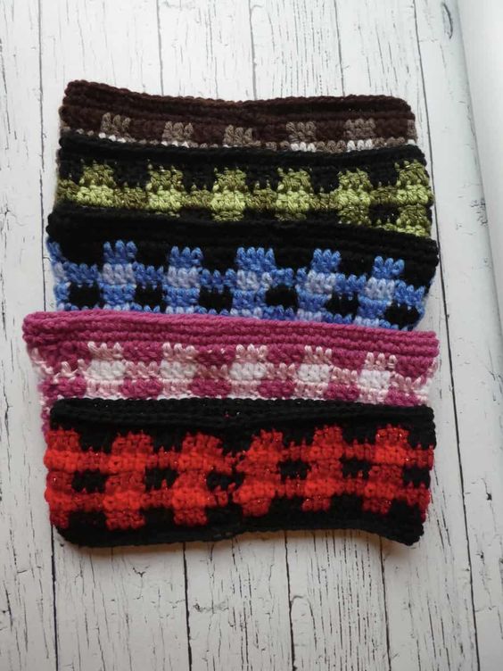 Crochet Plaid Headband: A Stylish Accessory for Every Outfit