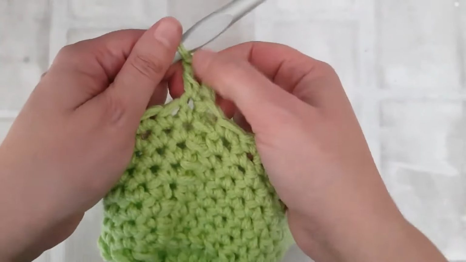 Create Your Own Crochet Hanging Pot Plant Basket - A Step-by-Step Guide for Plant Lovers