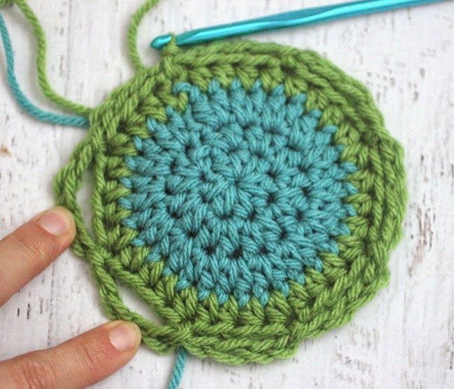 Create Your Own Playful Crochet Monster Granny Square - A Step-by-Step Guide