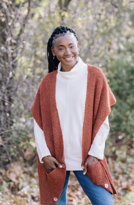 Discover the Versatility and Style of the Convertible Pocket Shawl Discover the Versatility and Style of the Convertible Pocket Shawl