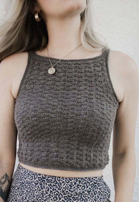 Shell Stitch Crochet Tank with High Neck and Thick Straps ( Free Pattern)