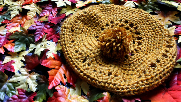 Create Your Cozy Crochet Golden Beret: A Stylish Accessory for Any Season