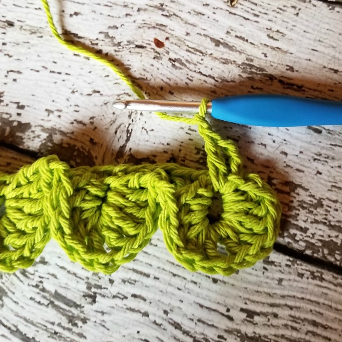 Create Your Own Stylish Crochet Pineapple Top: A Complete Guide to Materials and Patterns
