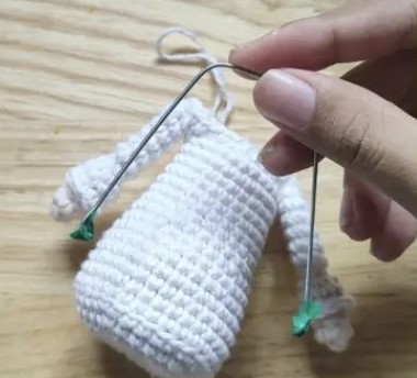 Create Your Own Adorable Handmade Crochet Christmas Angel Doll with This Amigurumi Pattern
