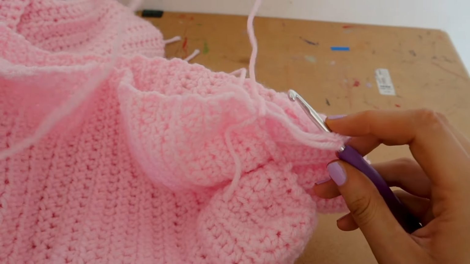 Create Your Cozy and Stylish Crochet Balloon Sleeve Cardigan with This Detailed Guide