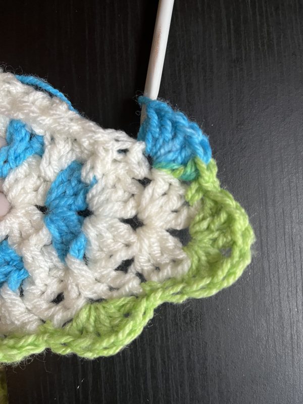 Create a Beautiful Crochet Rainbow Spike Blanket: Step-By-Step Instructions and Materials