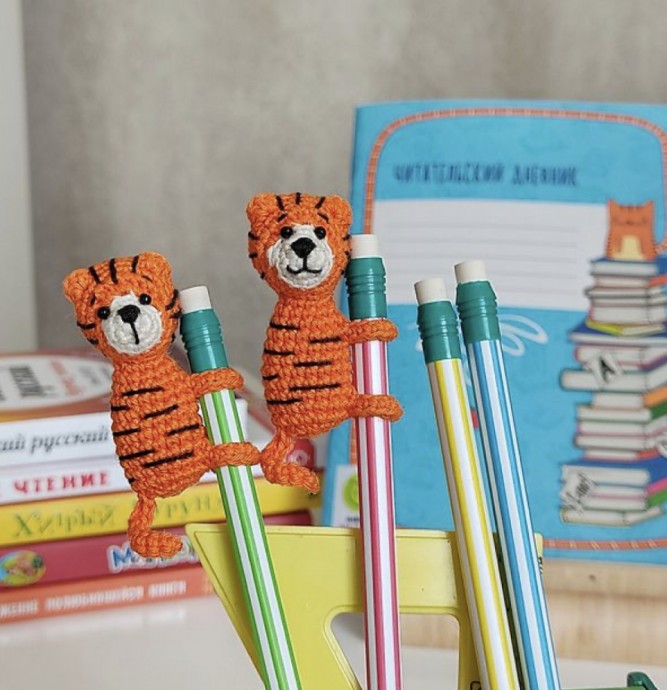 Fun and Crafty Tiny Tiger Pencil Topper for Kids - A Simple Amigurumi Project Fun and Crafty Tiny Tiger Pencil Topper for Kids - A Simple Amigurumi Project