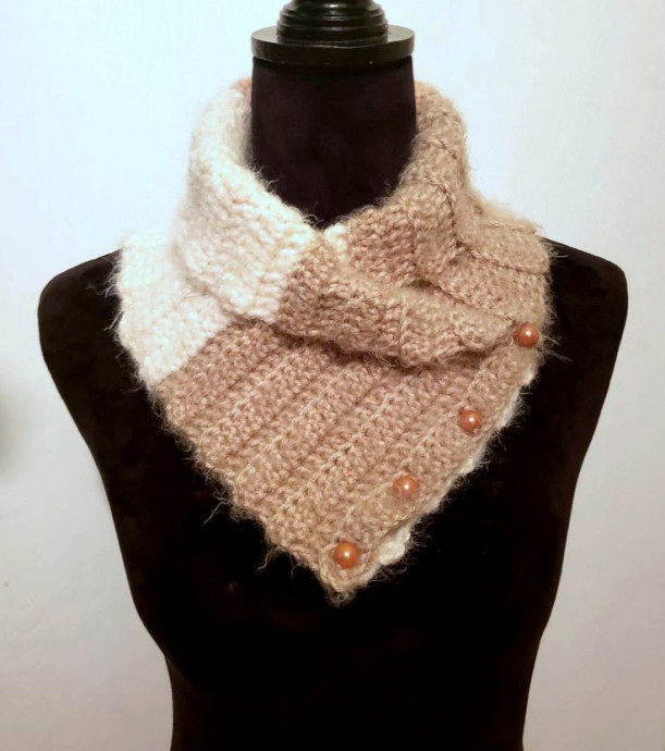 Crochet Neapolitan Pearls Cowl