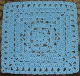 Create Your Cozy Winter-Themed Crochet Square: A Step-by-Step Guide Create Your Cozy Winter-Themed Crochet Square: A Step-by-Step Guide