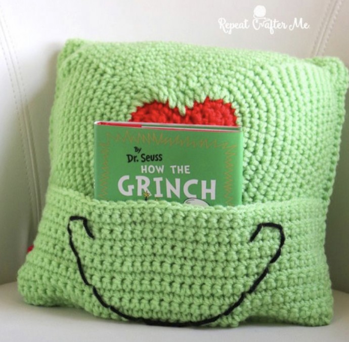 Crochet Grinch Heart Pillow