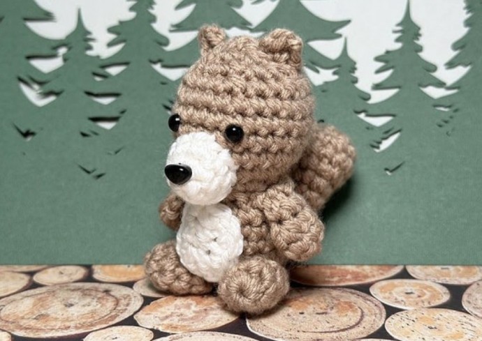Crochet Tiny Squirrel Summer Amigurumi (Free Pattern)