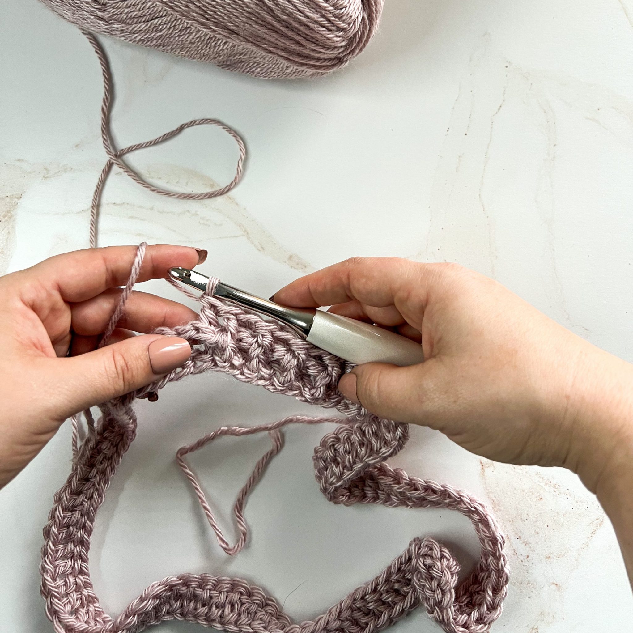 Crochet Waffle Stitch Cowl: A Cozy and Stylish Winter Accessory to Keep You Warm
