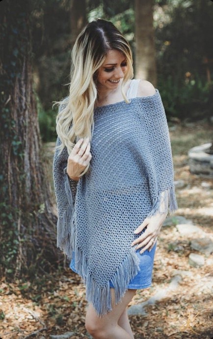 Create a Stylish Beginner's Poncho with Simple Lace Patterns for Your Wardrobe Create a Stylish Beginner's Poncho with Simple Lace Patterns for Your Wardrobe